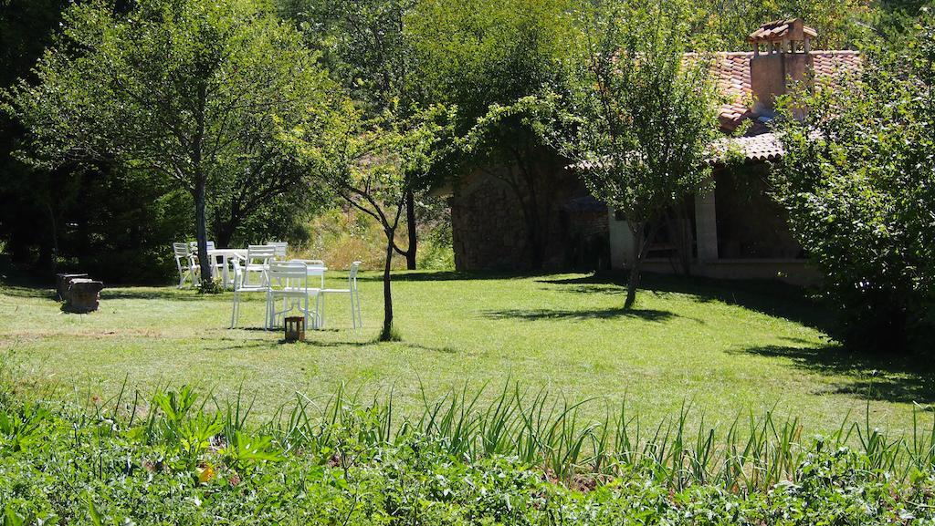 Mas Pinoses Pension Les Llosses Buitenkant foto